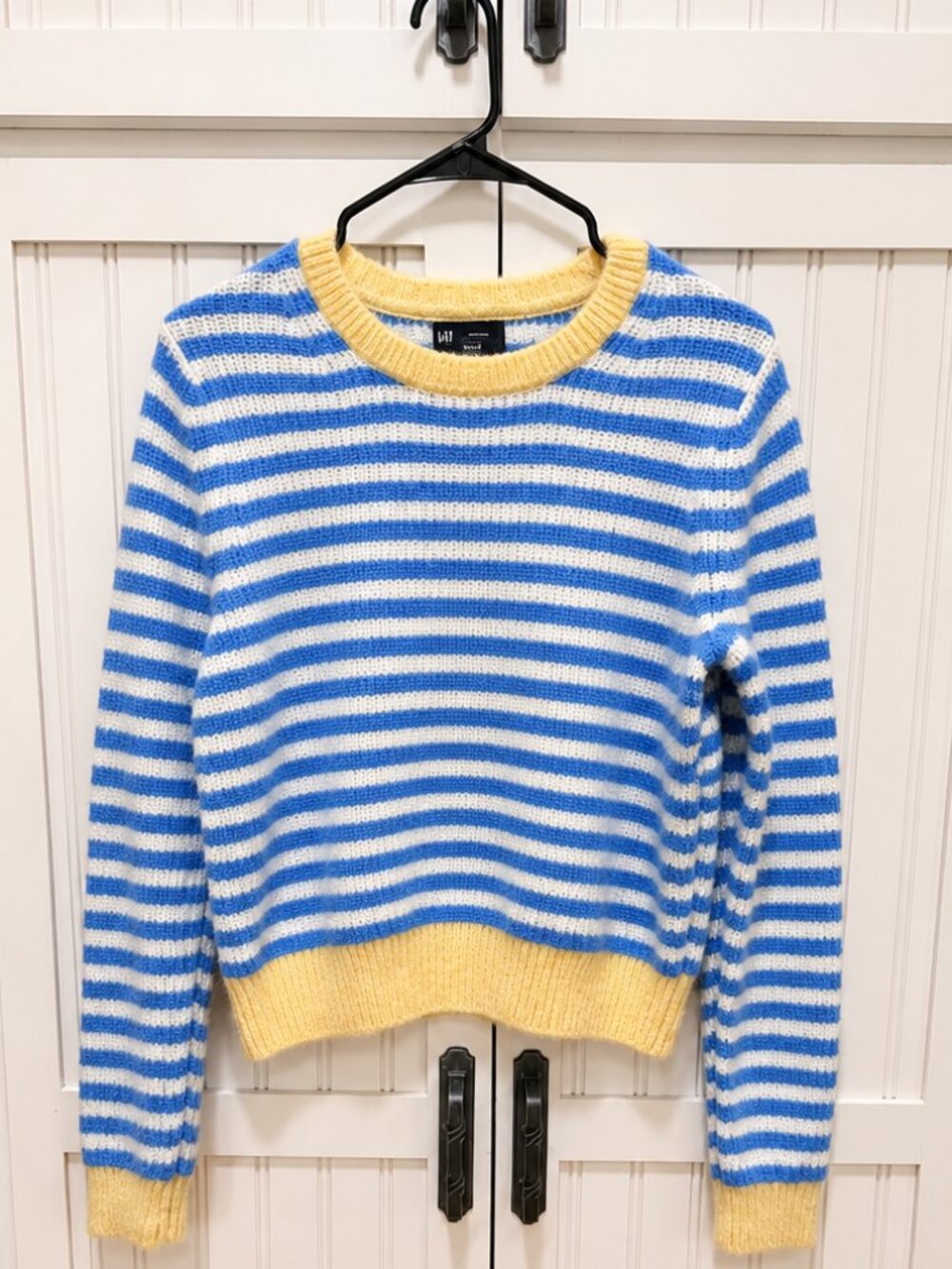 GAP Blue White Striped Fuzzy Sweater NWOT Yellow Trim Size Medium